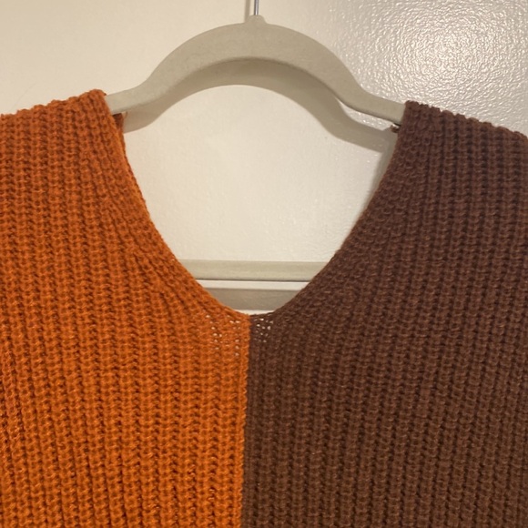 No Boundries cropped color block sweater with wrapped back - Picture 4 of 4